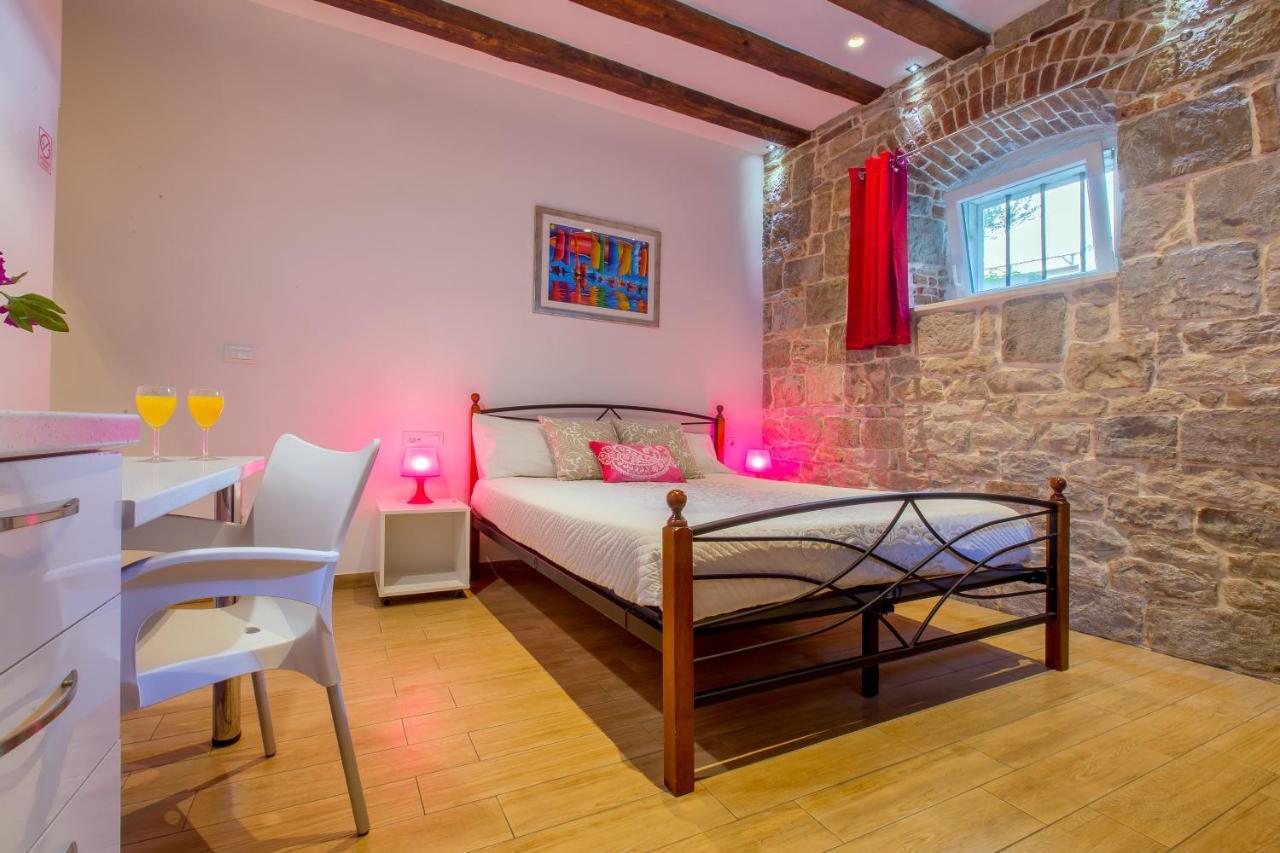 Summer stone pleasure Split Extérieur photo
